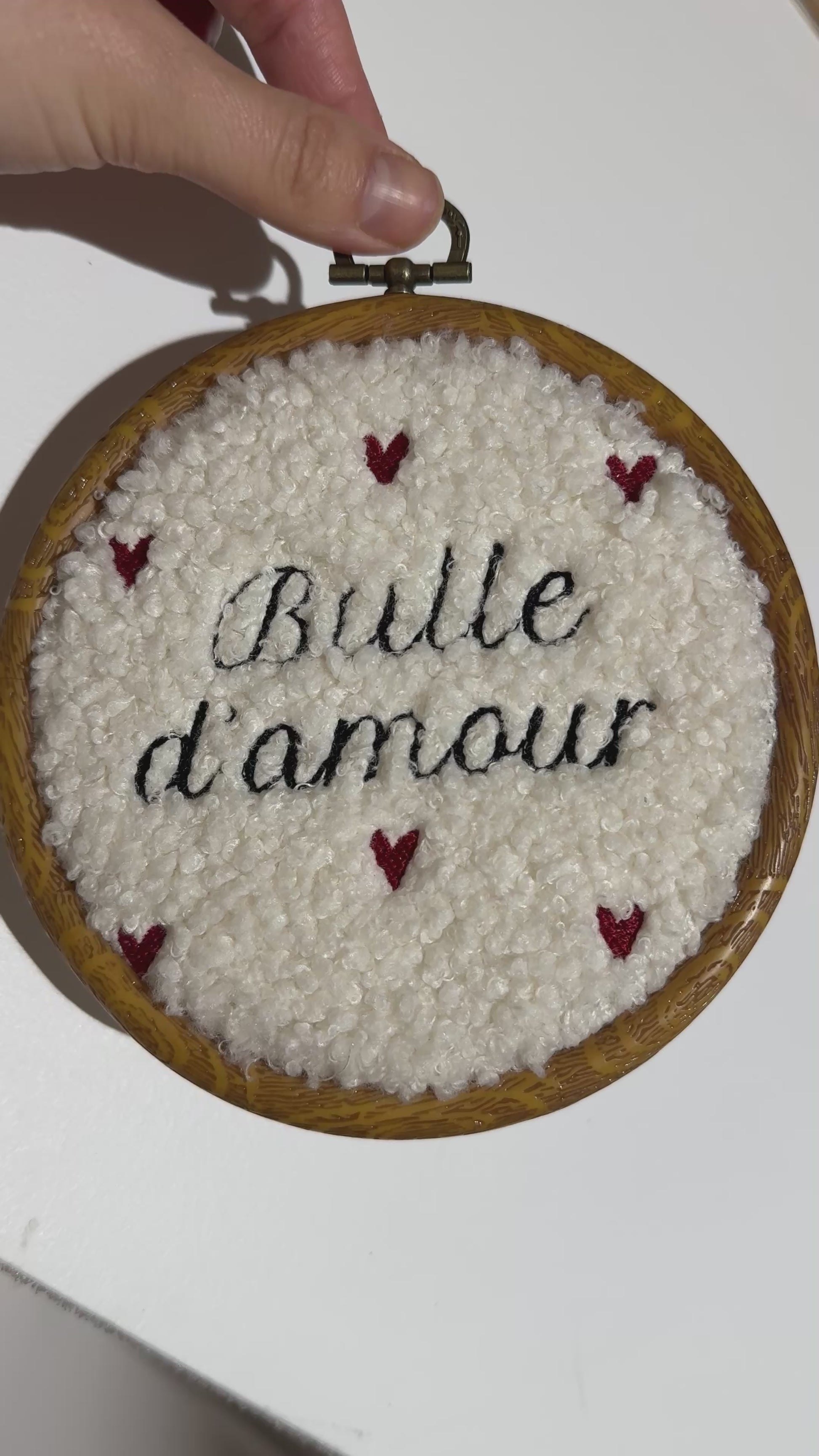 Cadre brodé - Bulle d’amour ❤️